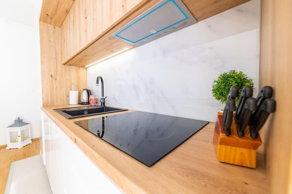 Apartman Lux Self Check-In Virovitica Ngoại thất bức ảnh