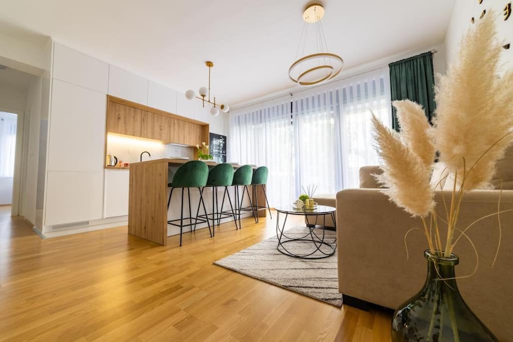 Apartman Lux Self Check-In Virovitica Ngoại thất bức ảnh