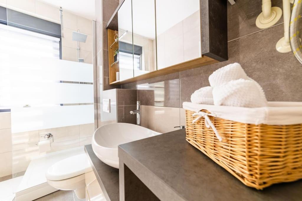 Apartman Lux Self Check-In Virovitica Ngoại thất bức ảnh